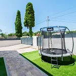 Villa Luan Near Pula By Istrabook