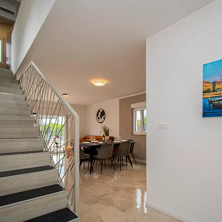Villa Luan Near Pula By Istrabook *